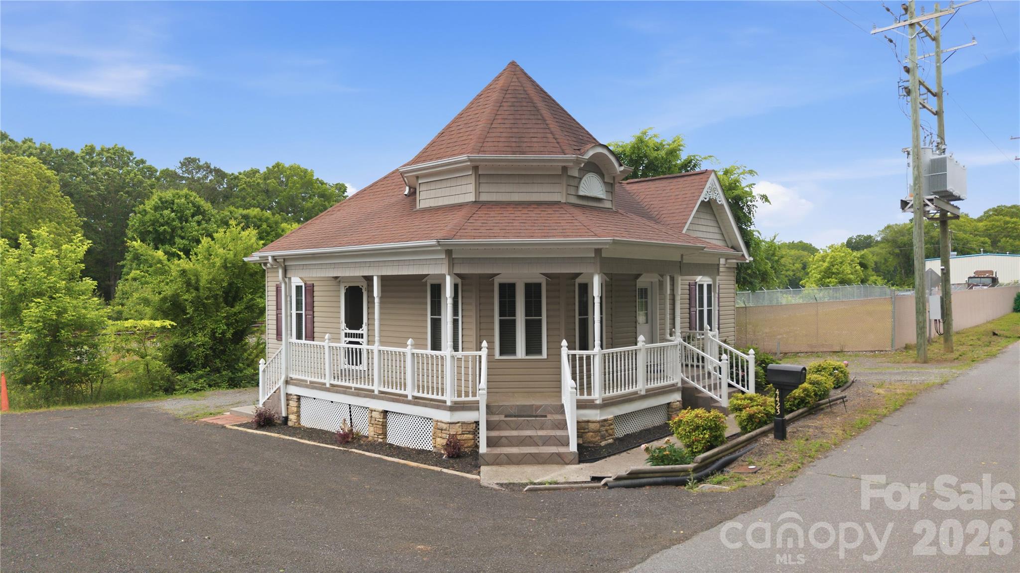 4423 Railroad Avenue Harrisburg NC 28075