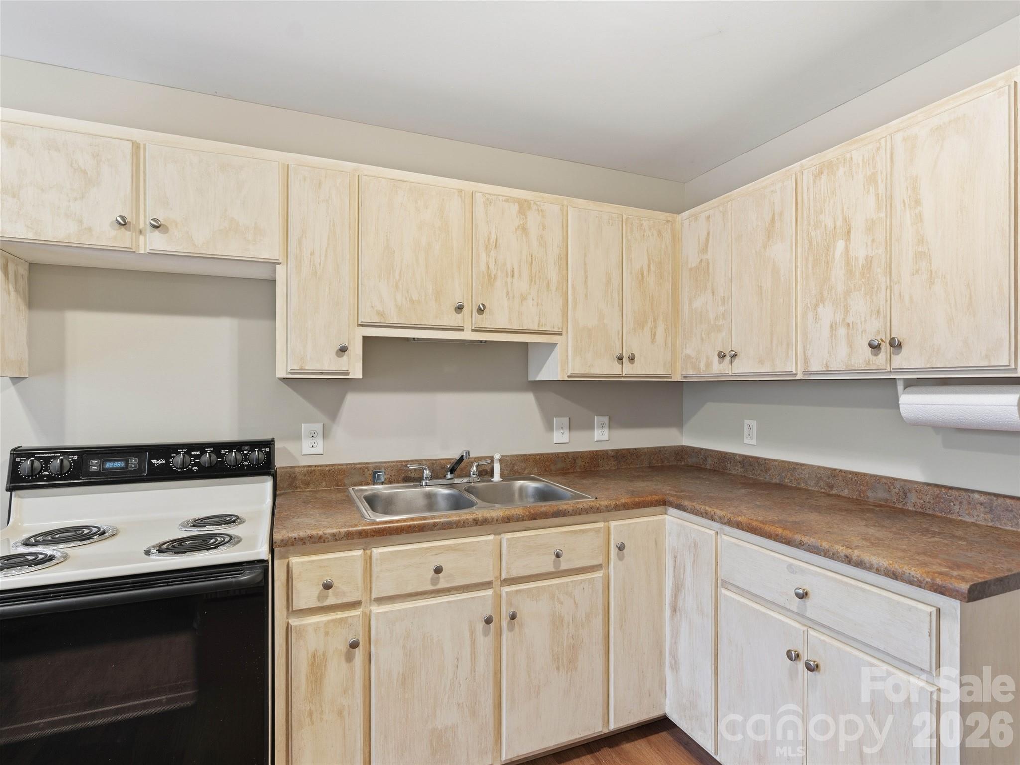 4423 Railroad Avenue Harrisburg NC 28075