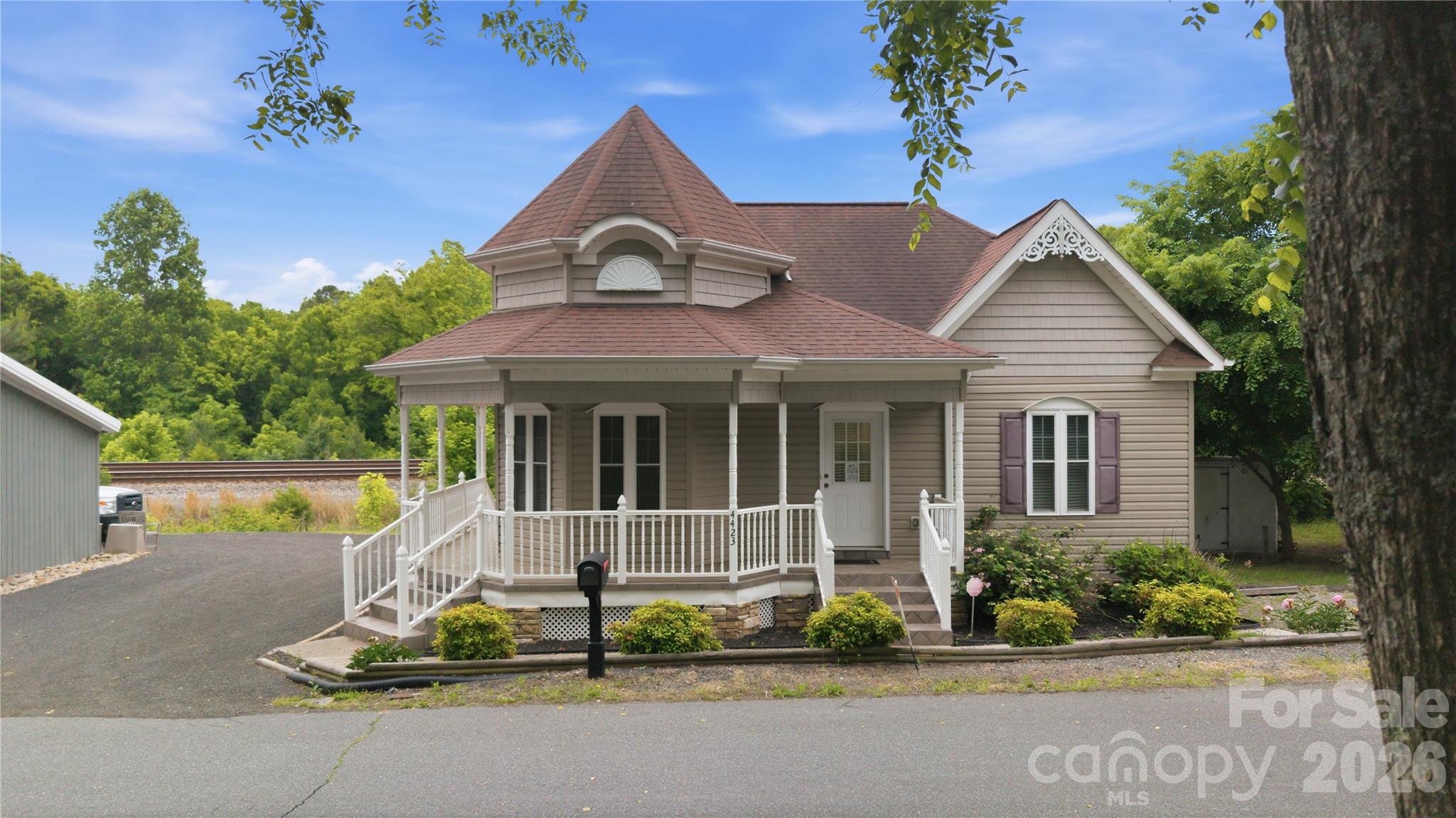 4423 Railroad Avenue Harrisburg NC 28075