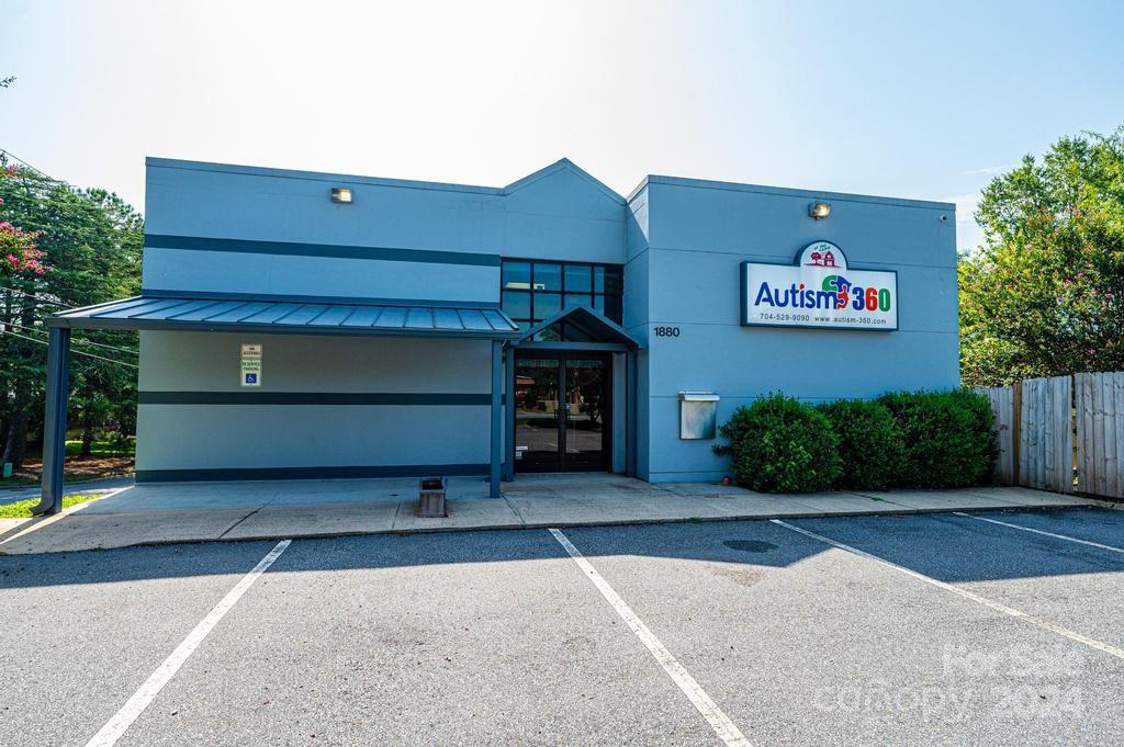 1880 N Center Street Hickory NC 28601