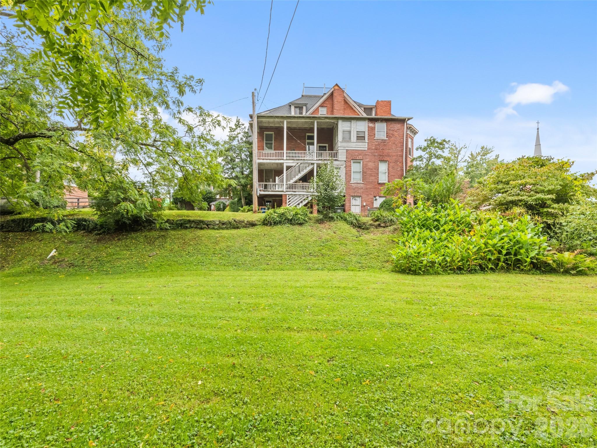 123 S Main Street Waynesville NC 28786