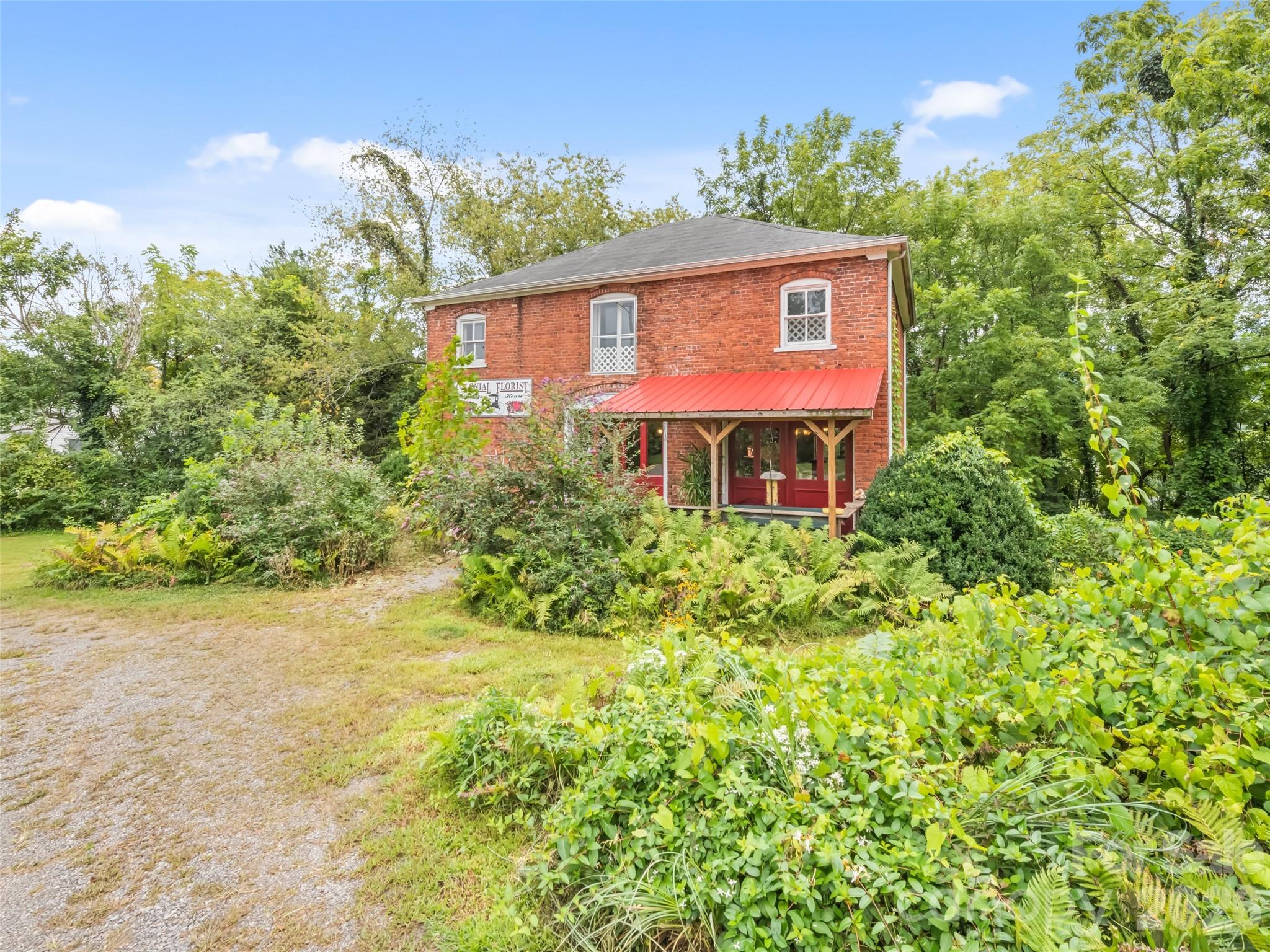 123 S Main Street Waynesville NC 28786