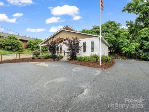 147 E Court Street Rutherfordton NC 28139