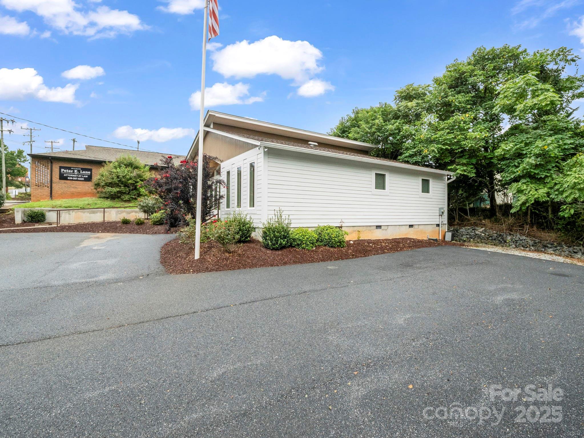 147 E Court Street Rutherfordton NC 28139