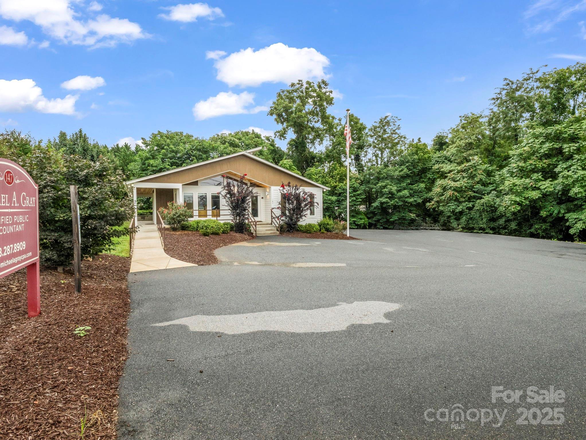 147 E Court Street Rutherfordton NC 28139