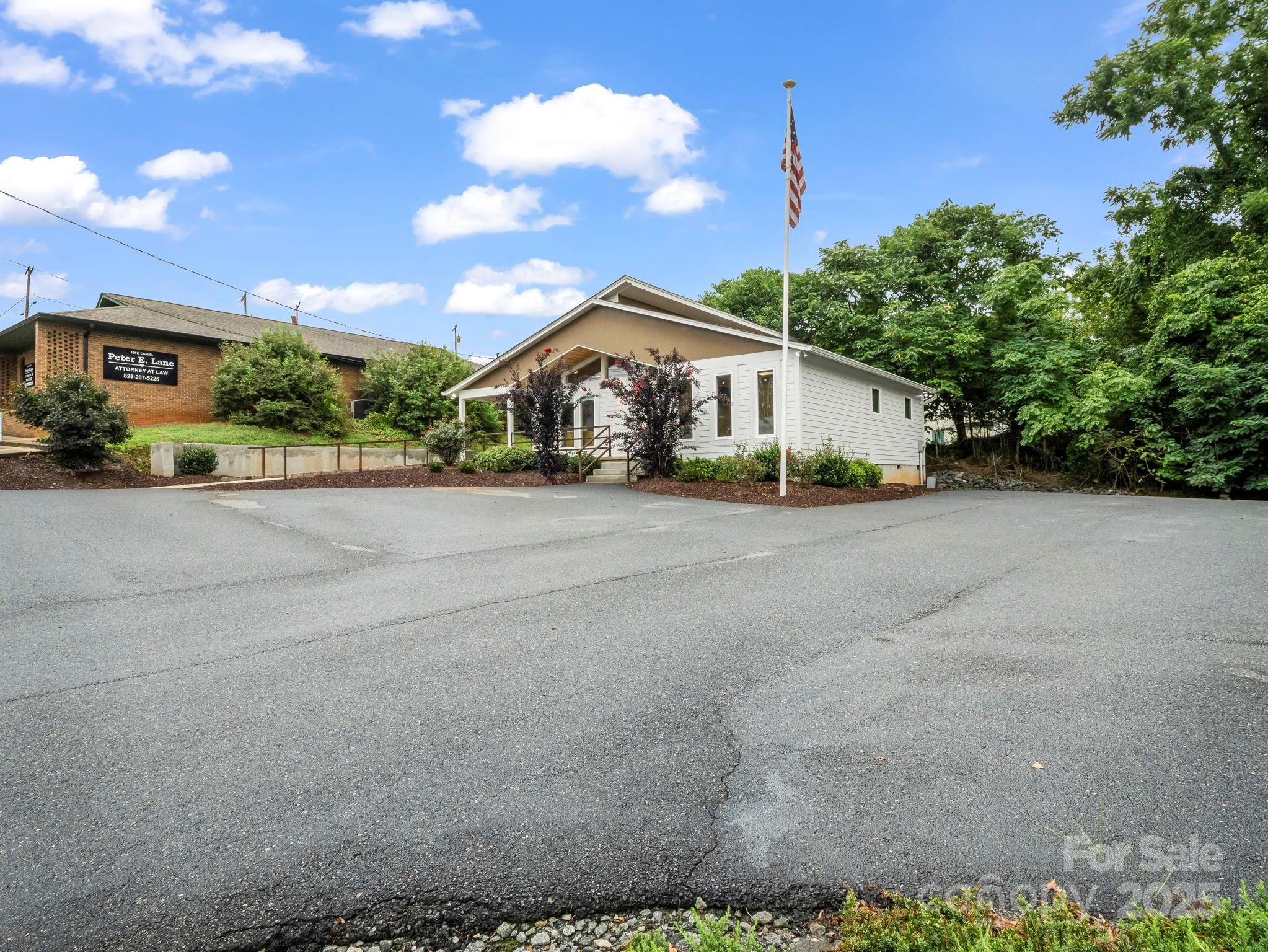 147 E Court Street Rutherfordton NC 28139