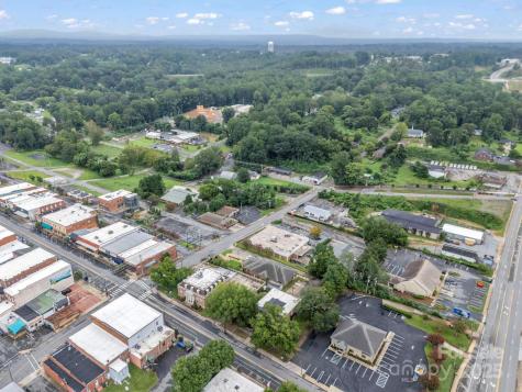 147 E Court Street Rutherfordton NC 28139