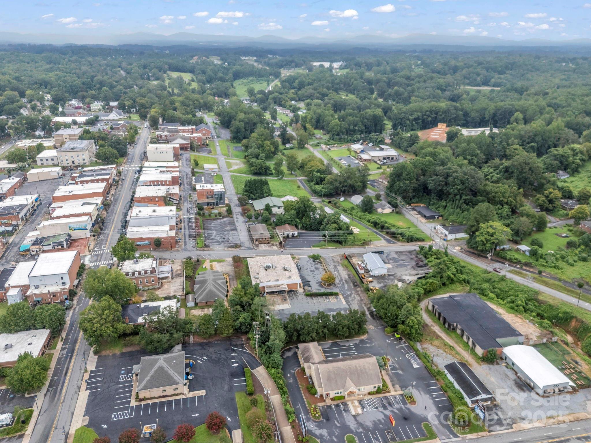 147 E Court Street Rutherfordton NC 28139