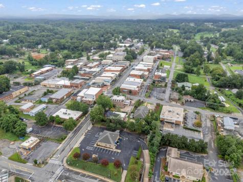 147 E Court Street Rutherfordton NC 28139