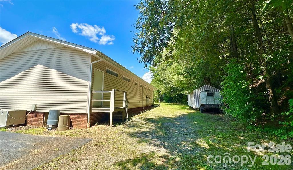 4092/4070 Hickory Boulevard Granite Falls NC 28630