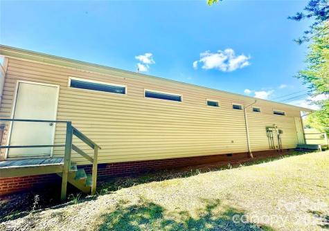 4092/4070 Hickory Boulevard Granite Falls NC 28630