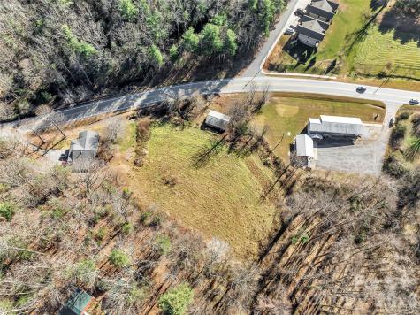 283 Ozone Drive Saluda NC 28773