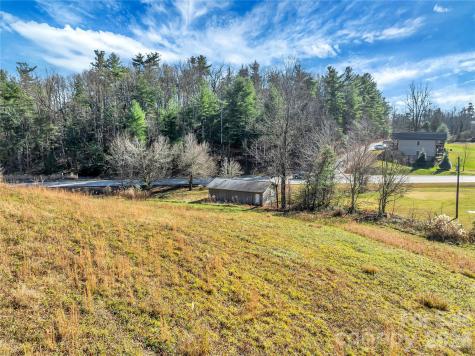 283 Ozone Drive Saluda NC 28773