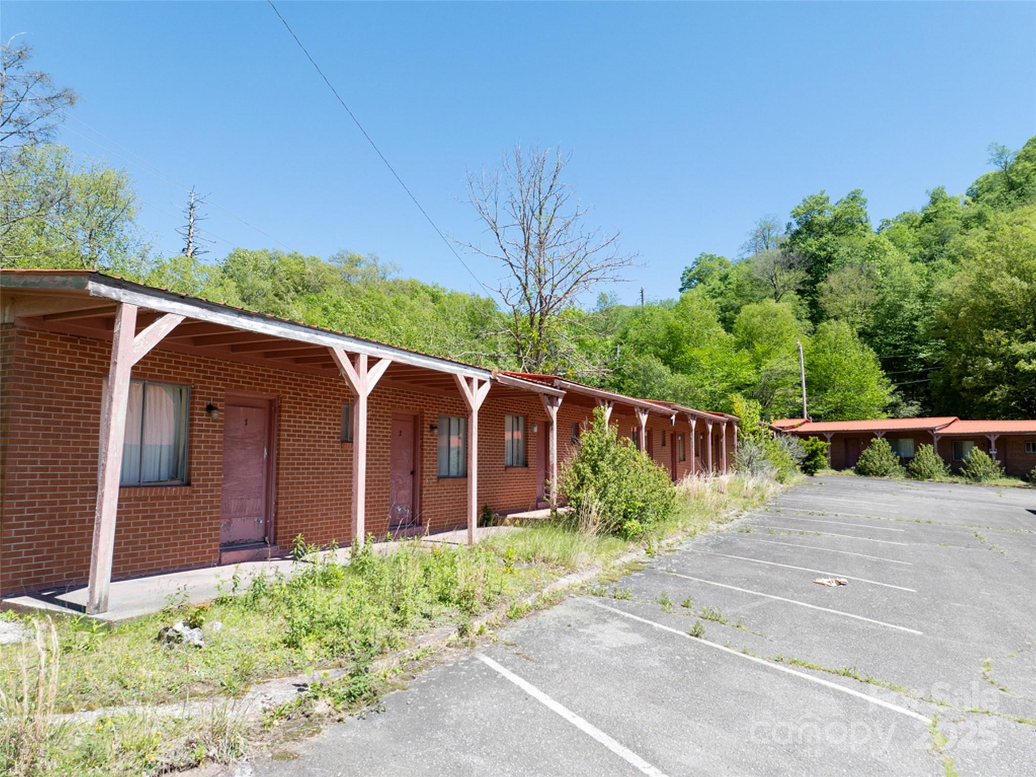 11242 Us 19 Highway Maggie Valley NC 28751