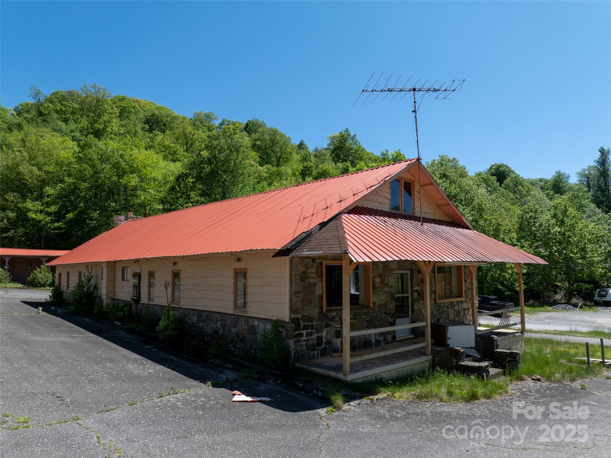 11242 Us 19 Highway Maggie Valley NC 28751