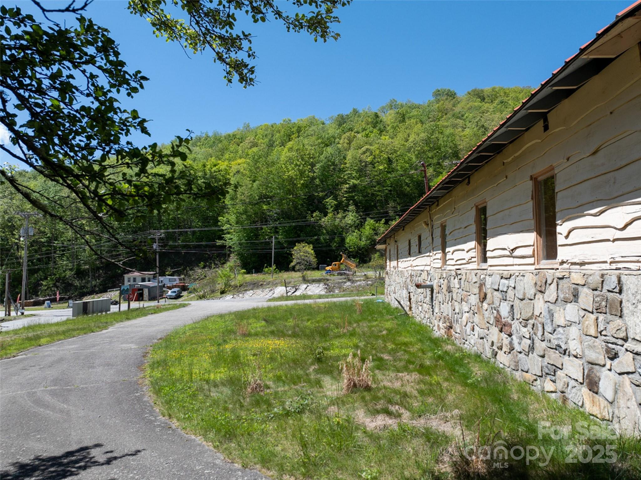 11242 Us 19 Highway Maggie Valley NC 28751