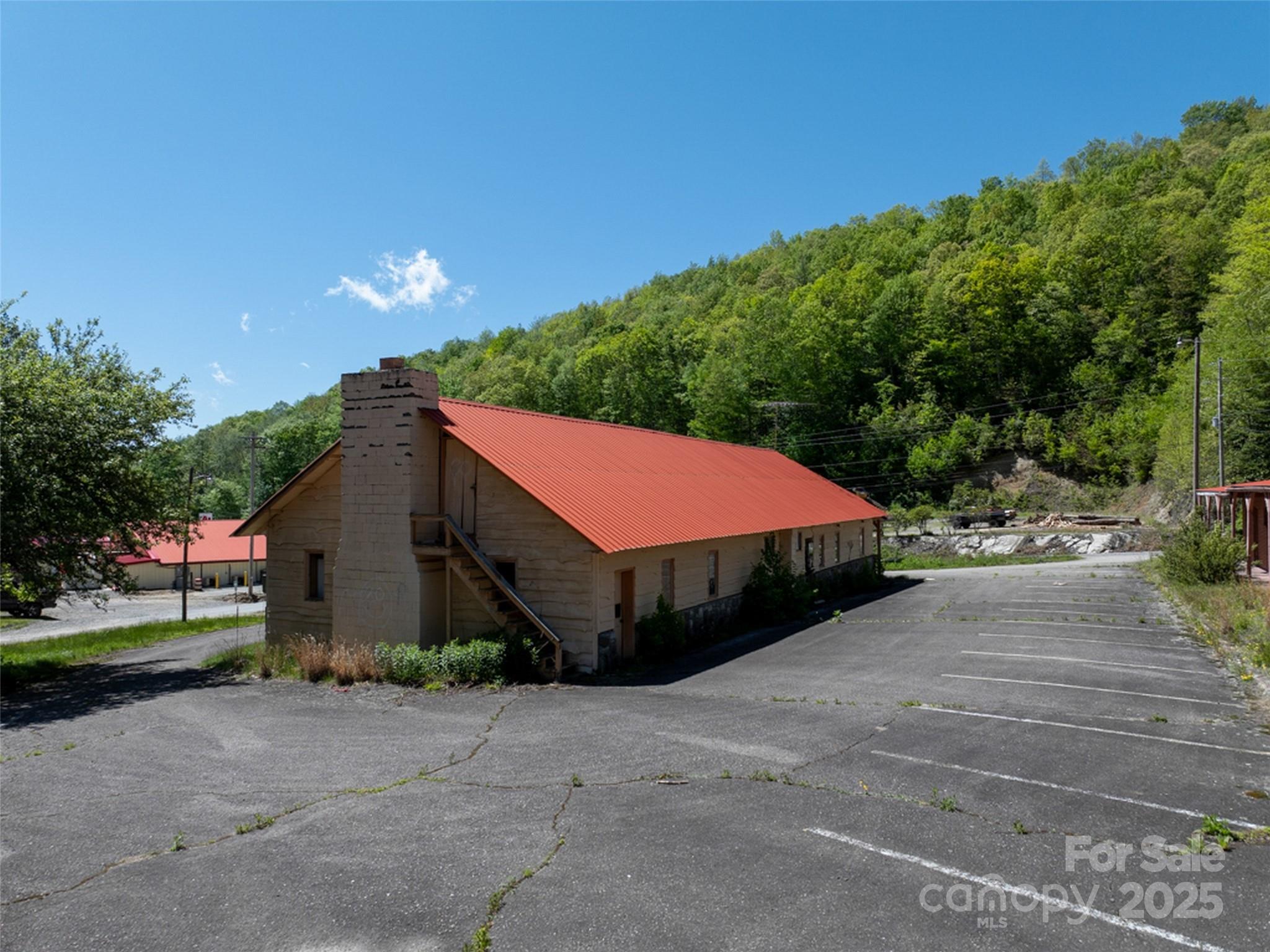 11242 Us 19 Highway Maggie Valley NC 28751