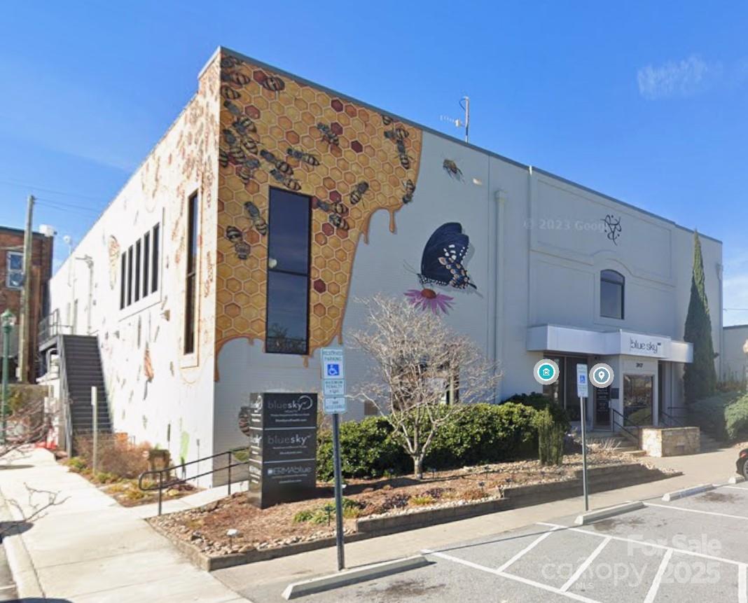 317 N King Street Hendersonville NC 28792
