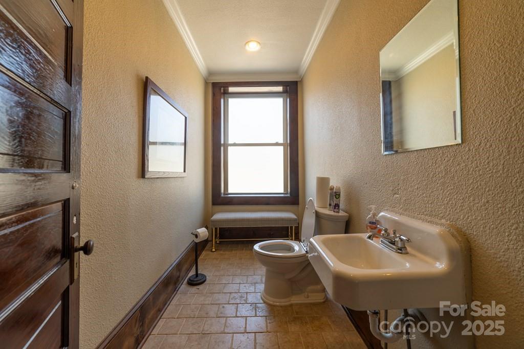 562 W Main Street Sylva NC 28779
