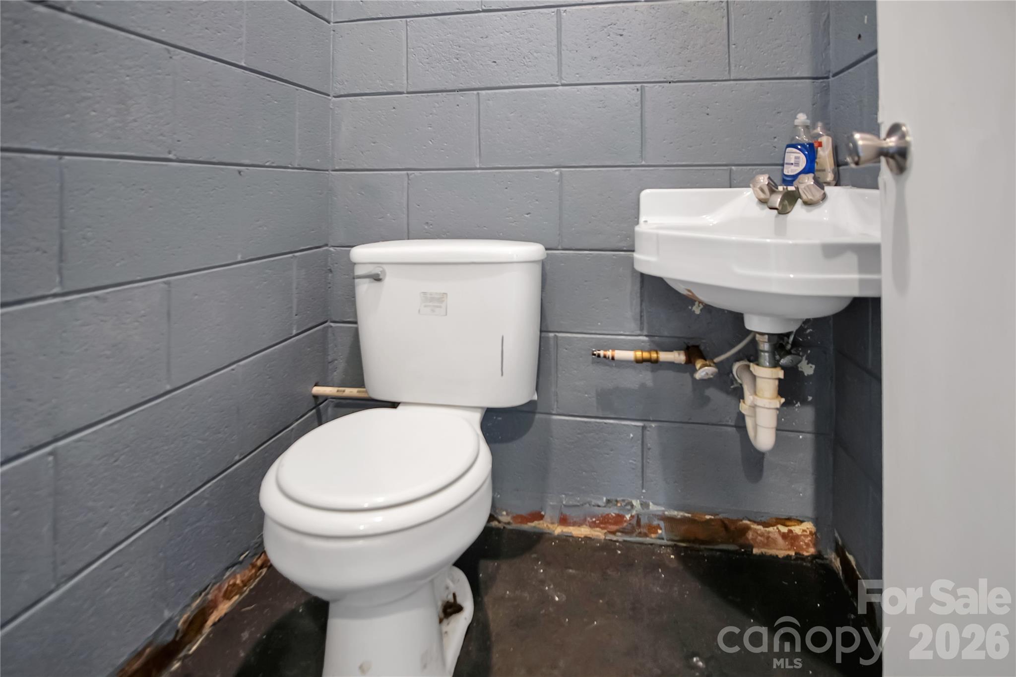 318 Laurel Avenue Grover NC 28073