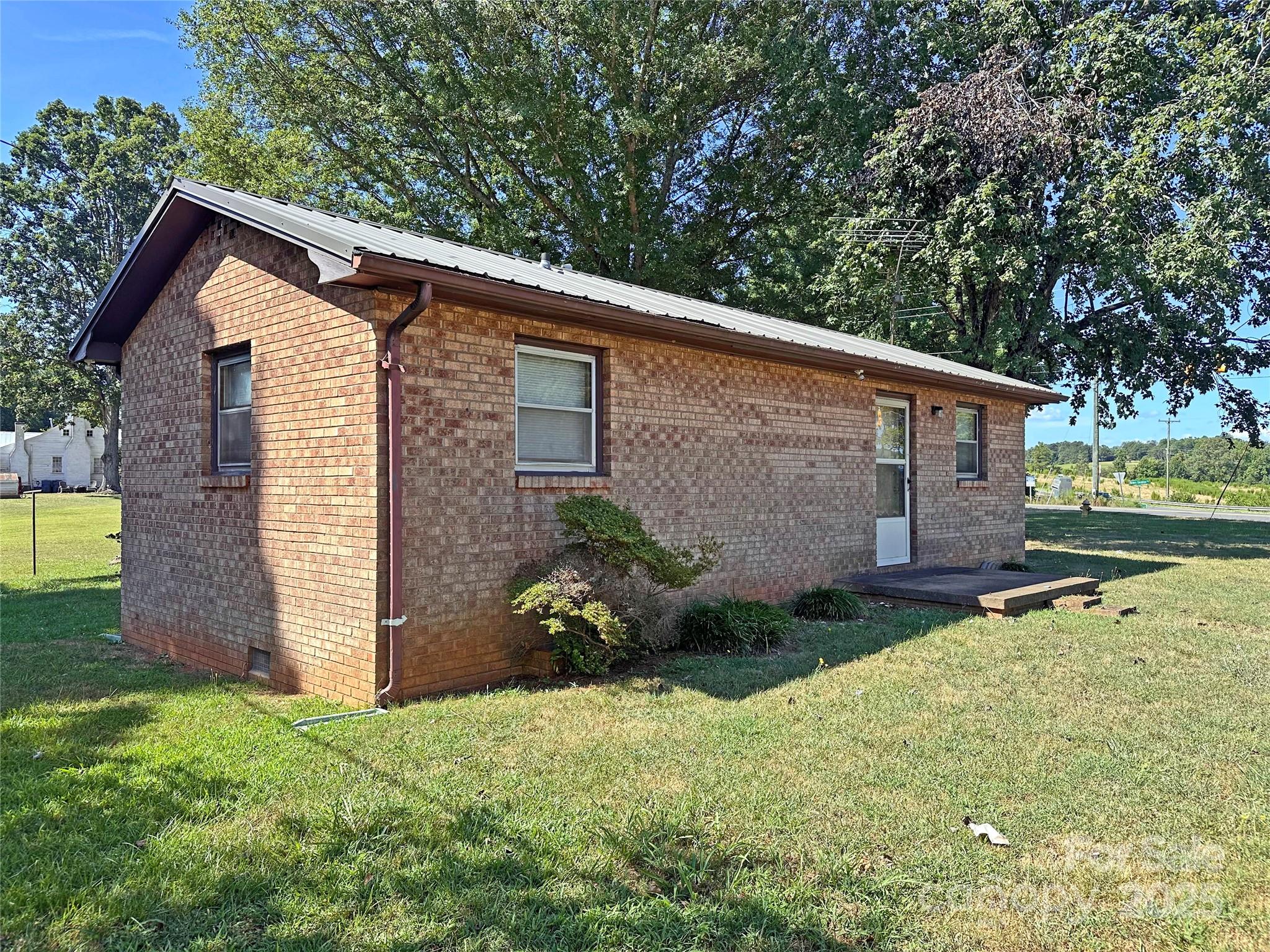 3624 Hickory Lincolnton Highway Newton NC 28658
