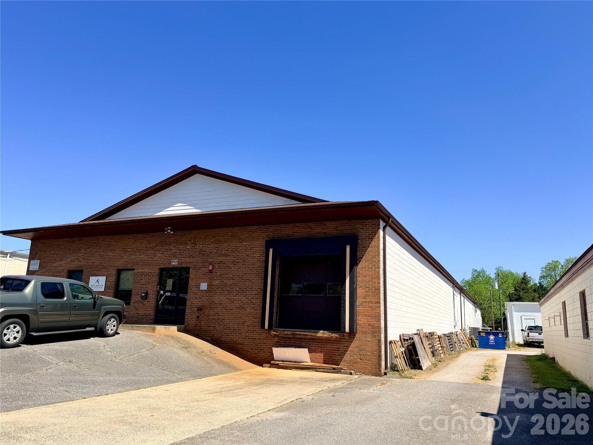 1707 10th Avenue NE Hickory NC 28601