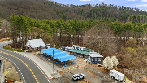 670 Oak Avenue Spruce Pine NC 28777