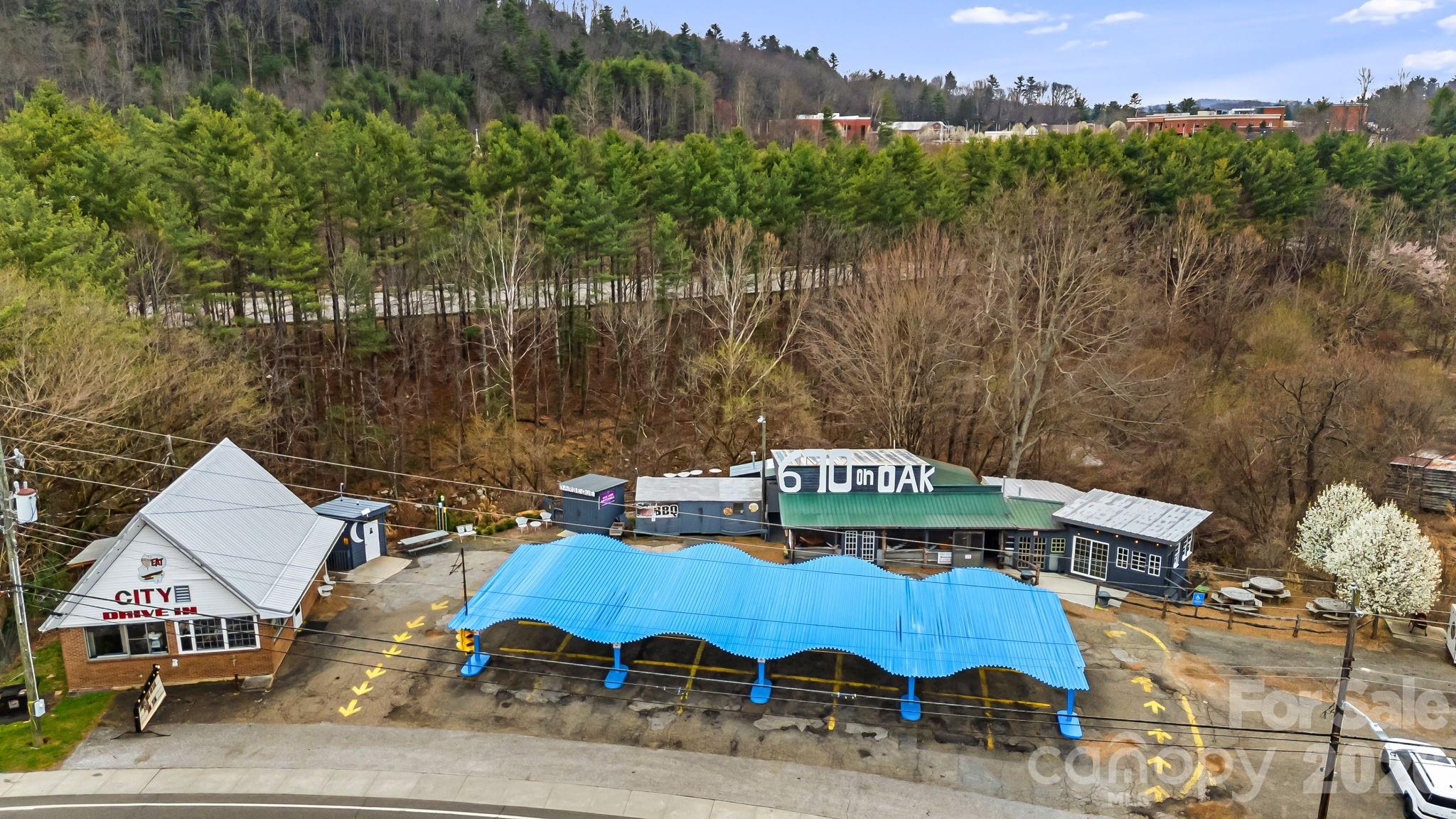 670 Oak Avenue Spruce Pine NC 28777