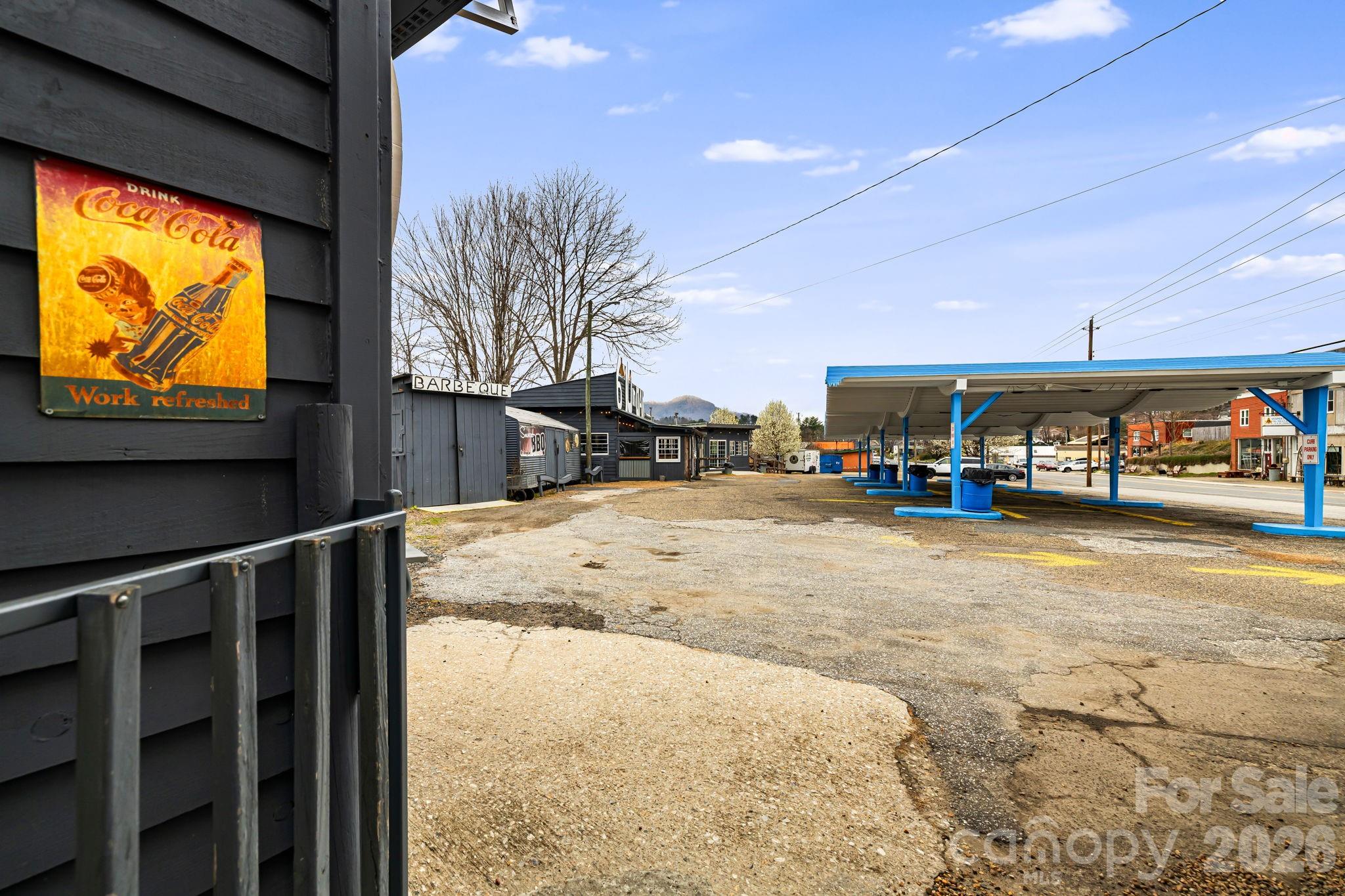 670 Oak Avenue Spruce Pine NC 28777