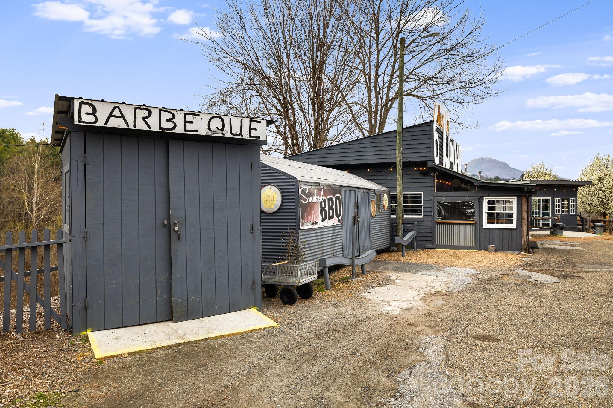 670 Oak Avenue Spruce Pine NC 28777