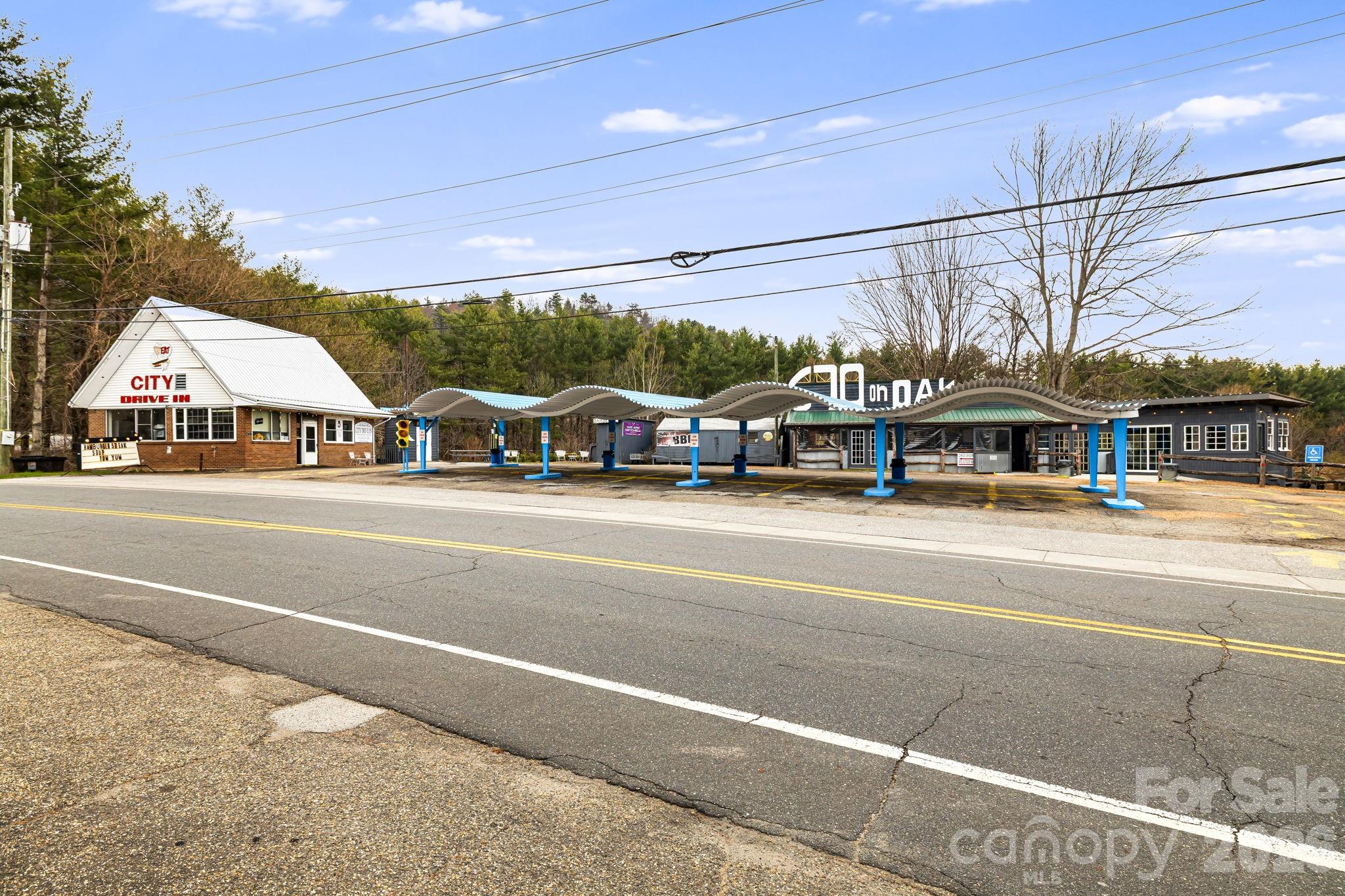670 Oak Avenue Spruce Pine NC 28777