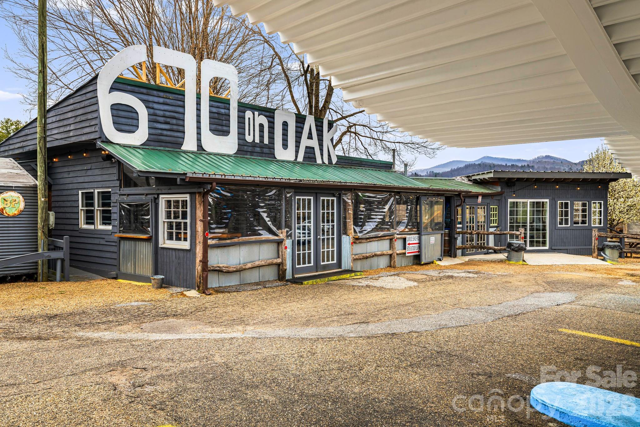 670 Oak Avenue Spruce Pine NC 28777