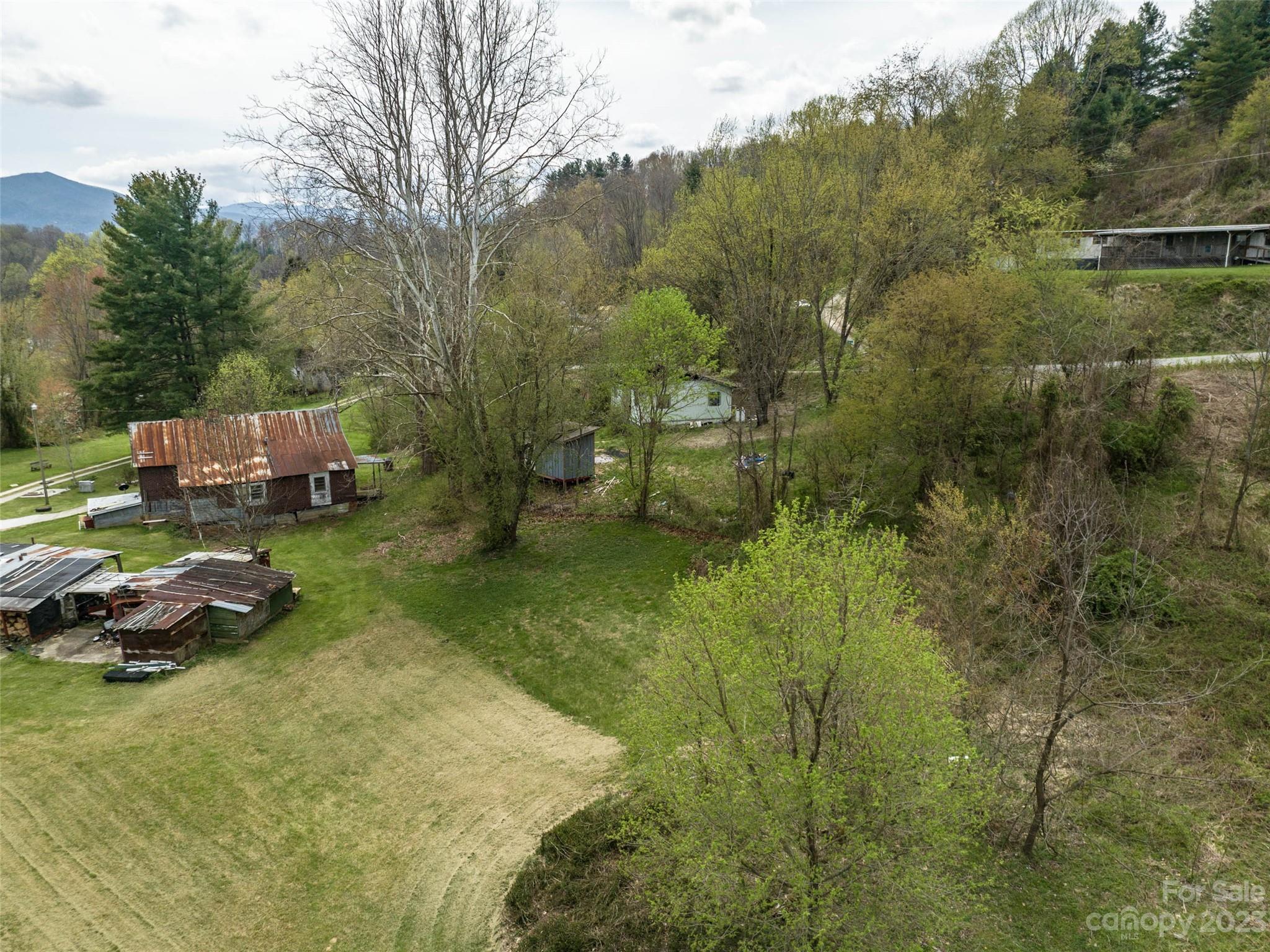 38 Hall Top Road Waynesville NC 28786