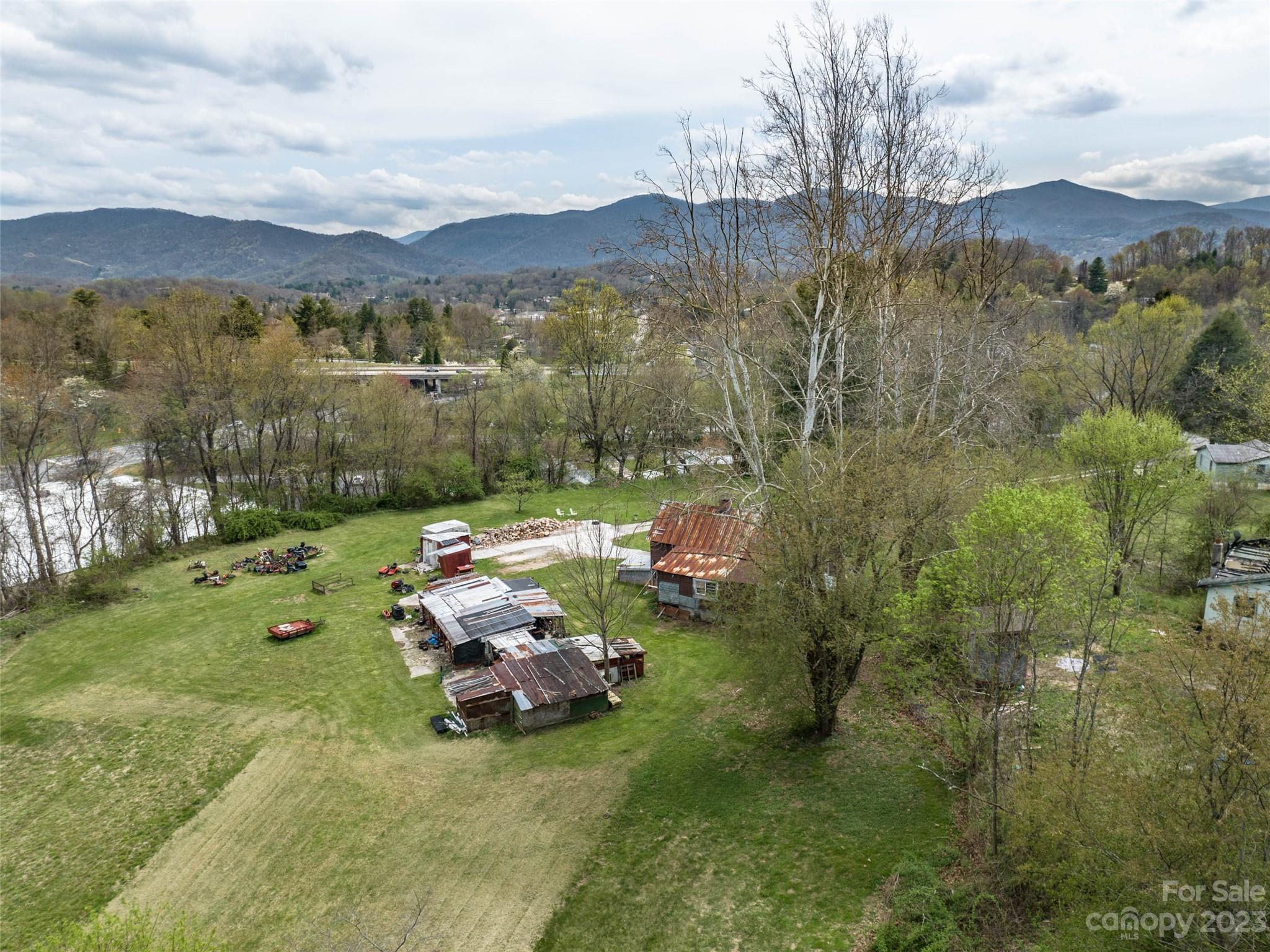 38 Hall Top Road Waynesville NC 28786