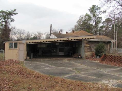 1103 E Main Street E Dallas NC 28034