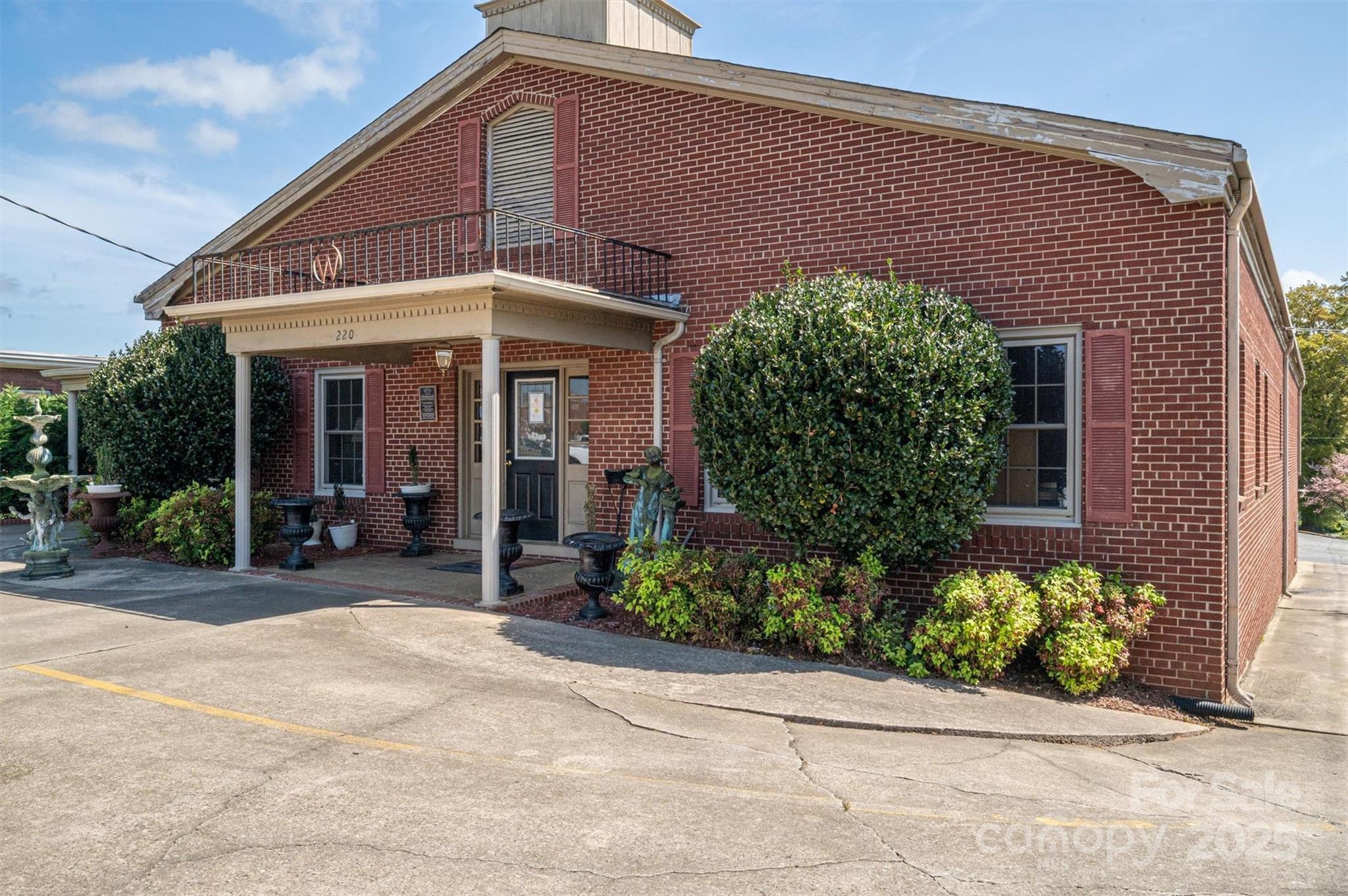 220 S Broad Street Gastonia NC 28054