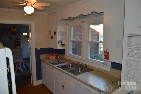 437 Hillcrest Road Statesville NC 28677