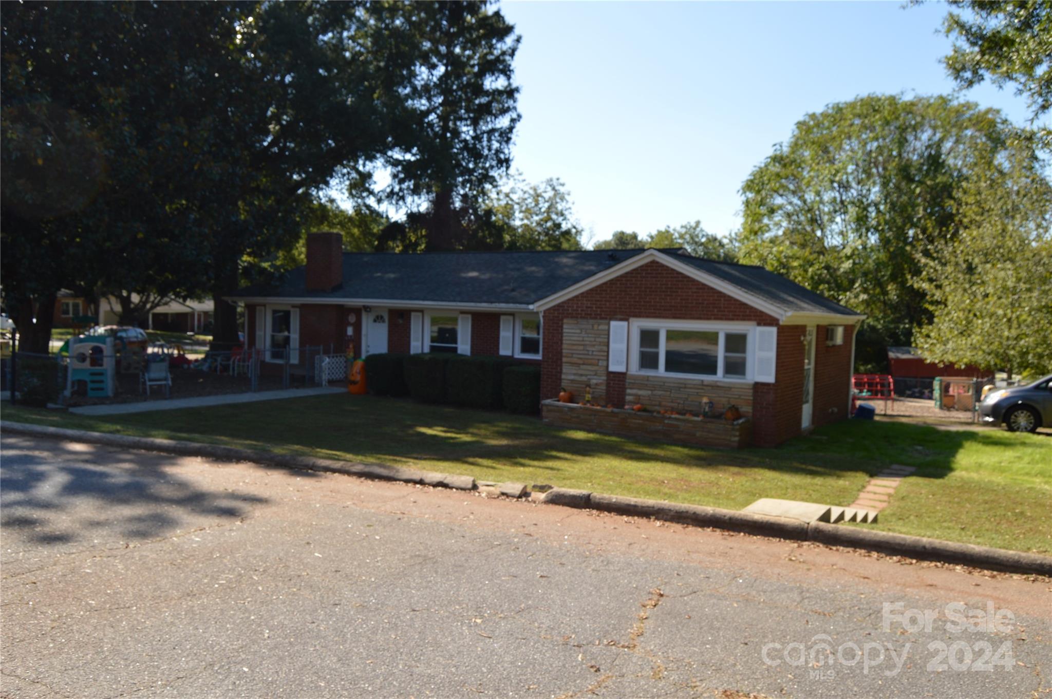 437 Hillcrest Road Statesville NC 28677