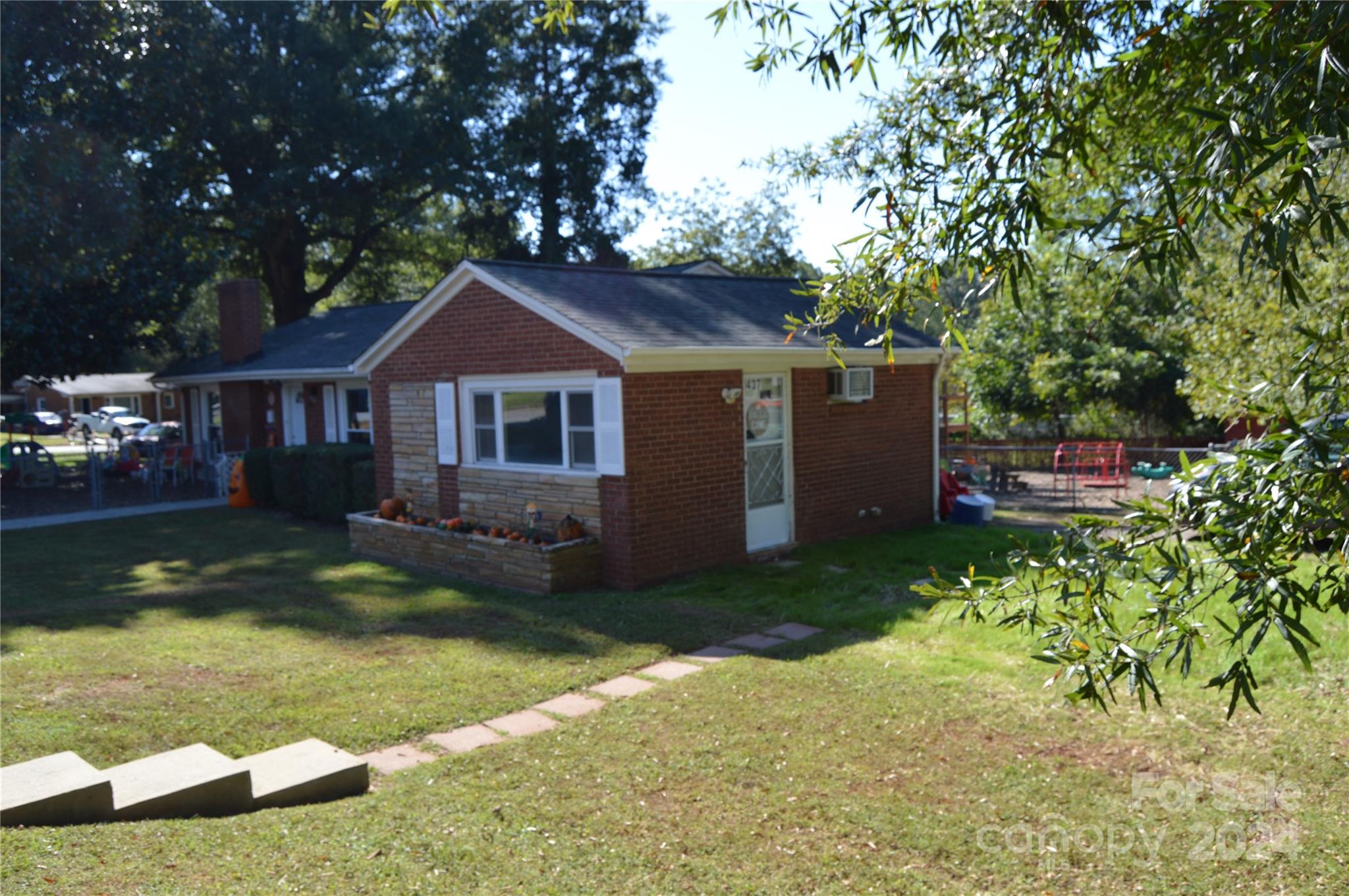 437 Hillcrest Road Statesville NC 28677
