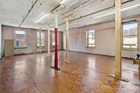 45 Depot Street Marion NC 28752