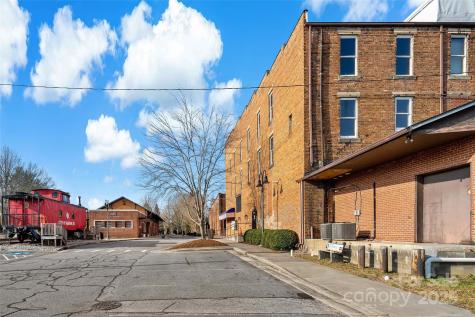 45 Depot Street Marion NC 28752