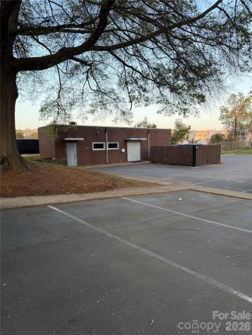 2305 W Morehead Street Charlotte NC 28208