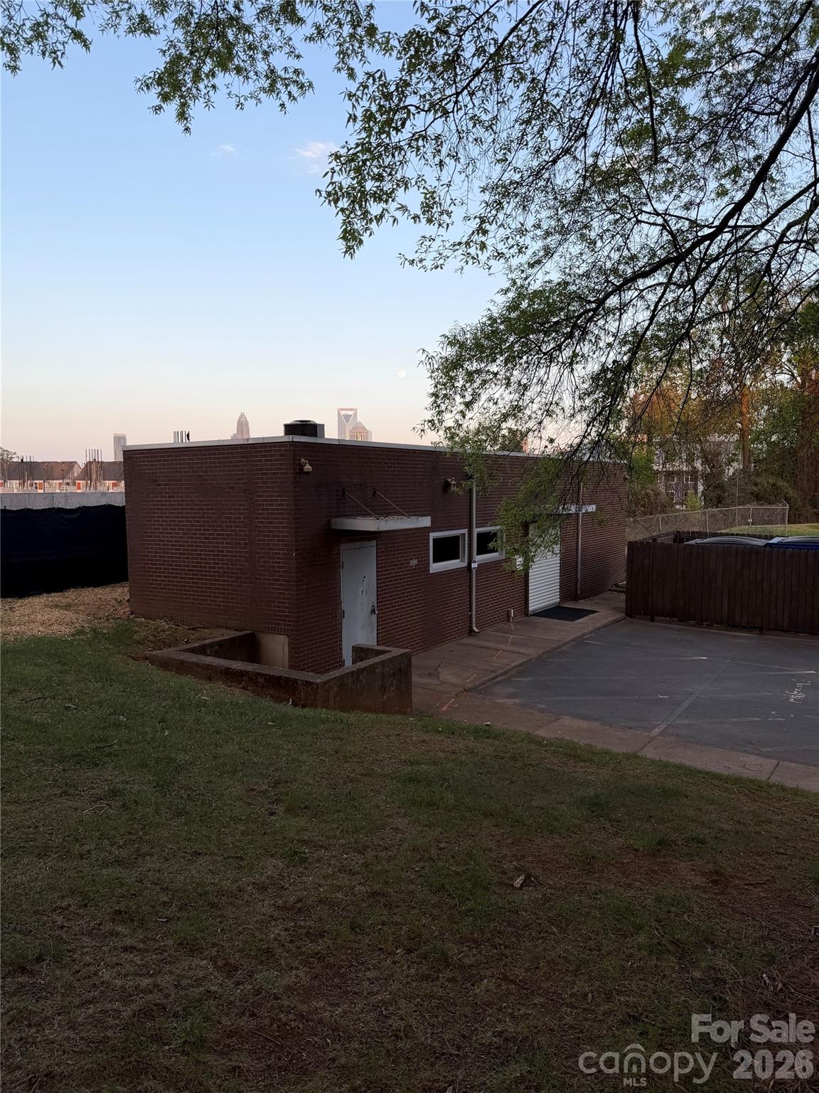 2305 W Morehead Street Charlotte NC 28208
