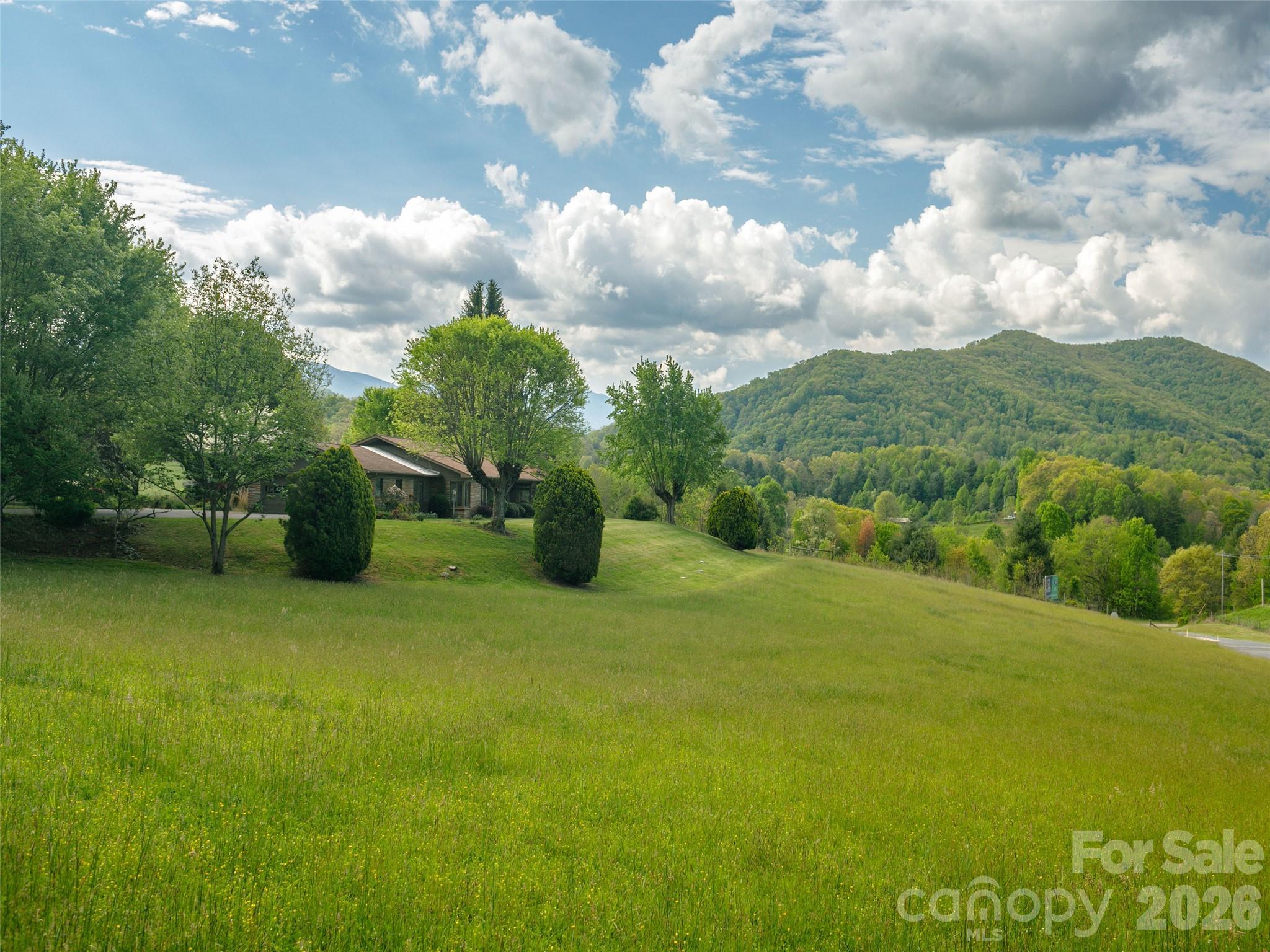 110 Crest View Road Burnsville NC 28714