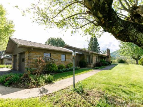110 Crest View Road Burnsville NC 28714