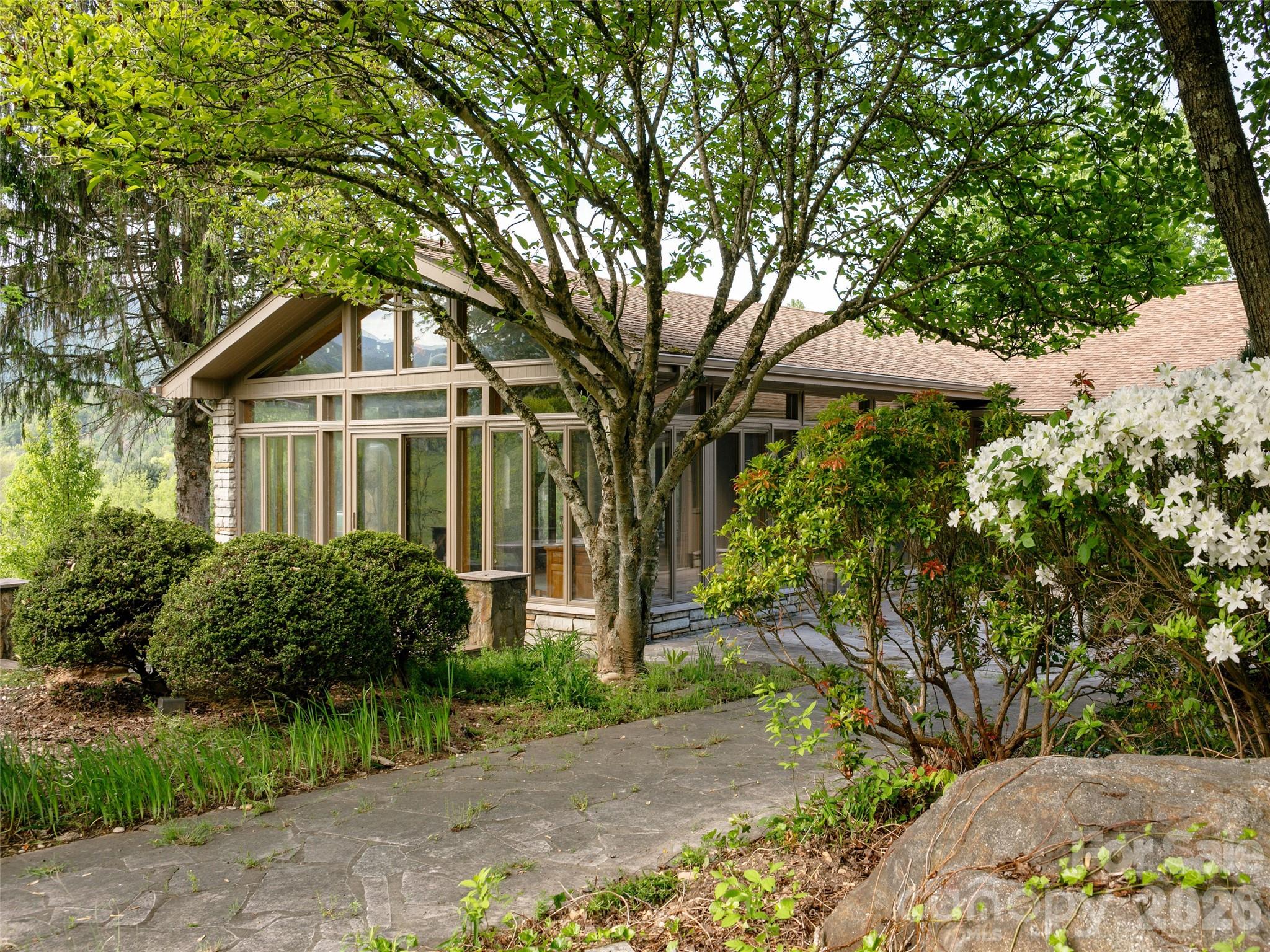 110 Crest View Road Burnsville NC 28714