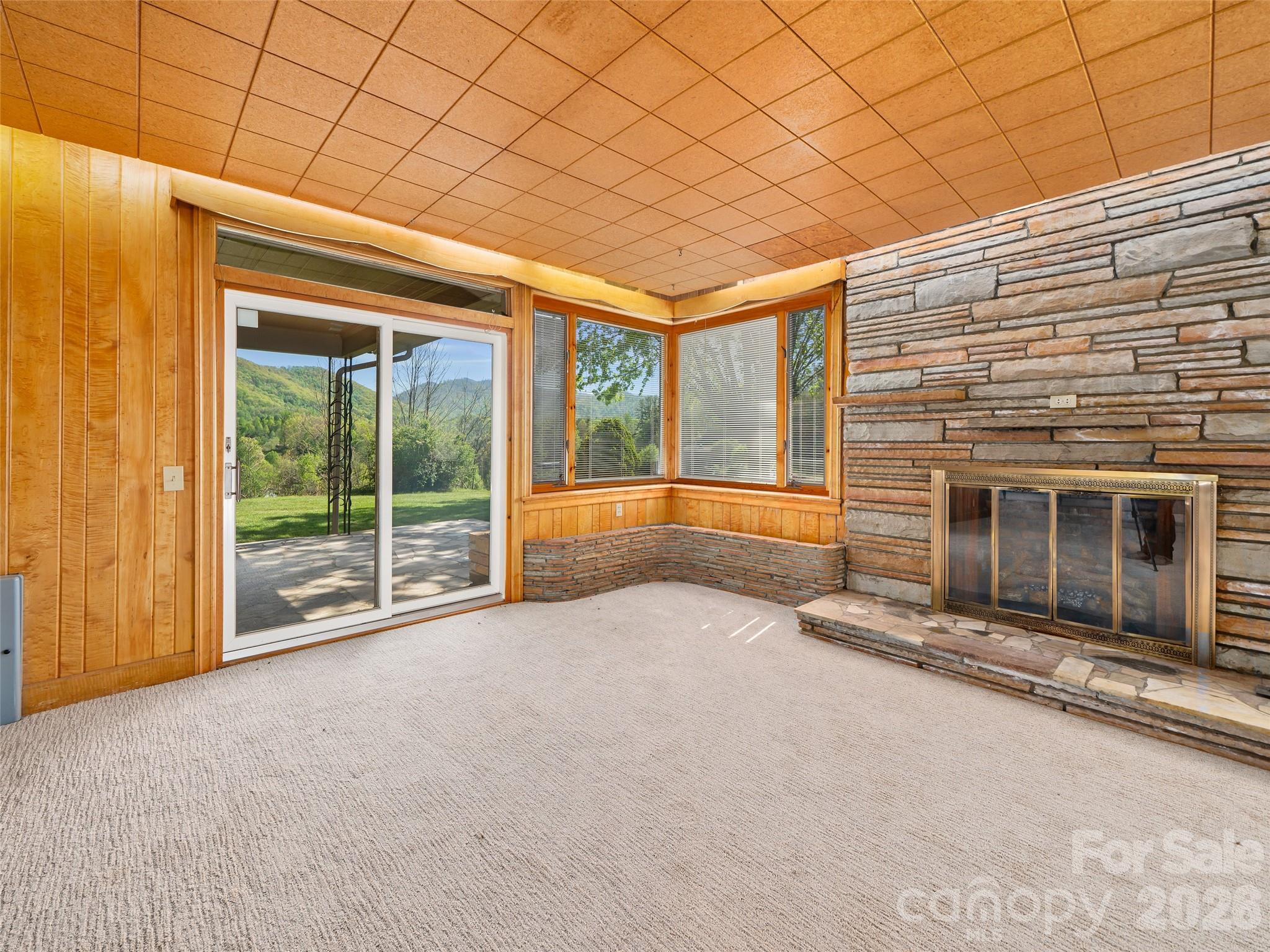 110 Crest View Road Burnsville NC 28714