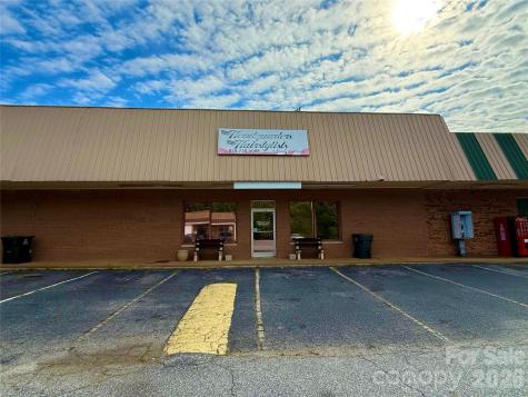 135 Fairway Shopping Center Street Hudson NC 28638