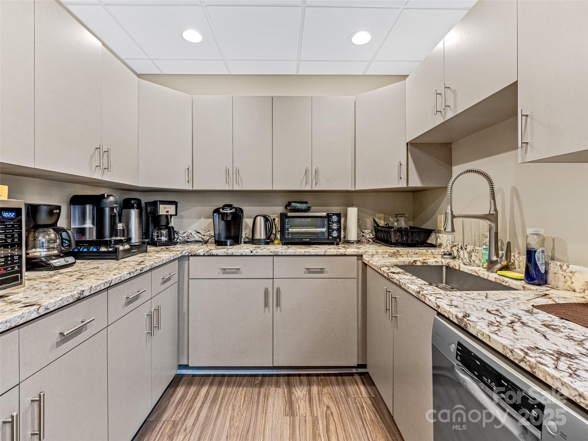 401 N Main Street Hendersonville NC 28792