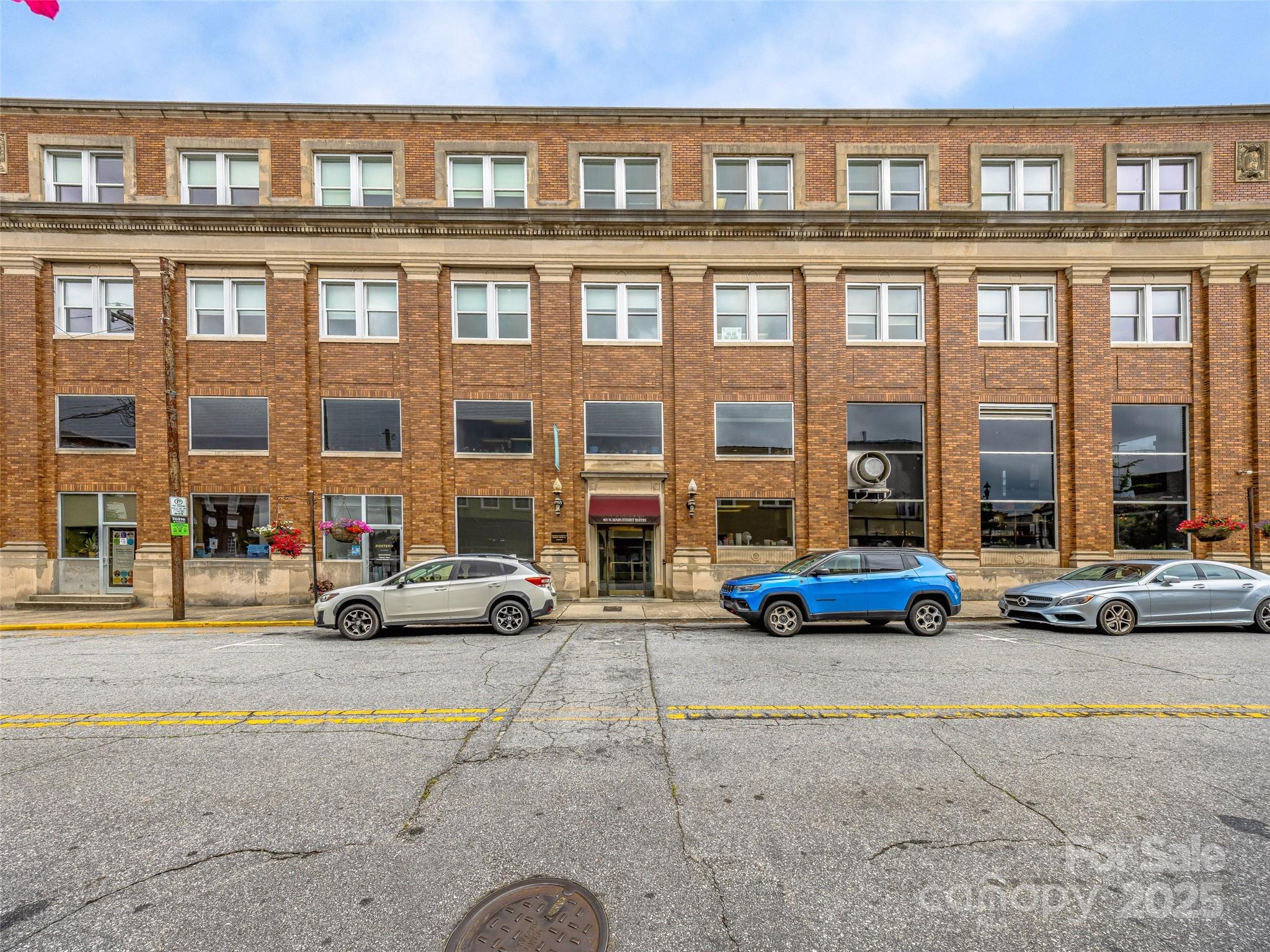 401 N Main Street Hendersonville NC 28792